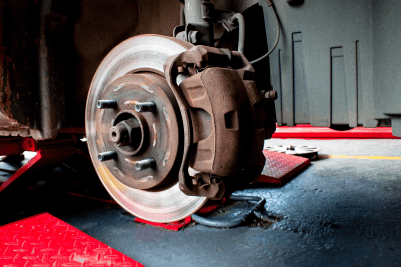 Brakes-Need-Servicing+1.png